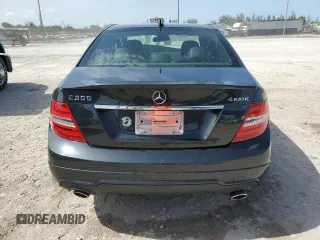 2013 Mercedes-Benz C 300 Sport z VIN WDDGF8AB0DR287004, wystawiony jako Copart lot #63068595 z przebiegiem 51 276 mil mil oraz Szkoda całkowita • Salvage title. Historia ofert i sprzedaży dostępna na DreamBid. Obrazek 6.