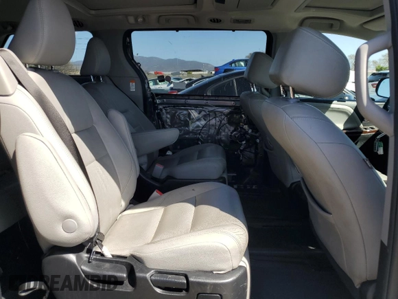 2018 Toyota Sienna XLE Auto Access Seat с VIN 5TDYZ3DC7JS954063, выставлен на аукционе Copart как лот 49421995 с пробегом 112 772 миль миль и Списание • Salvage title. История ставок и продаж доступна на DreamBid. Изображение 11.