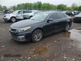 2020 Kia Optima LX z VIN 5XXGT4L33LG421149, wystawiony jako Copart lot #55529825 z przebiegiem 51 955 mil mil oraz Szkody całkowita. Historia ofert i sprzedaży dostępna na DreamBid. Obrazek 1.