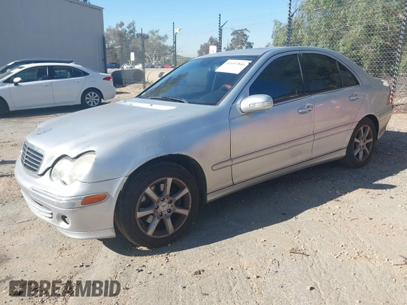 2007 Mercedes-Benz C 280 Luxury с VIN WDBRF54H07F853152, выставлен на аукционе IAAI как лот 41657846 с пробегом 144 314 миль миль и . История ставок и продаж доступна на DreamBid. Изображение 2.