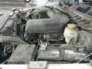 2019 Ram 1500 Express z VIN 1C6RR7FG2KS566105, wystawiony jako IAAI lot #41799941 z przebiegiem 139 992 mil mil oraz . Historia ofert i sprzedaży dostępna na DreamBid. Obrazek 19.