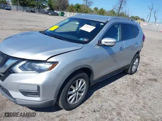 2018 Nissan Rogue SV with VIN KNMAT2MV6JP619997, listed as a IAAI auction lot 41923761 with 88,041 mi miles. Bid and sale history available at carsss.com. Image 2.