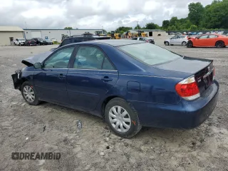 2005 Toyota Camry LE z VIN 4T1BE30K95U072730, wystawiony jako Copart lot #56398505 z przebiegiem 115 917 mil mil oraz Czysty tytuł • Clean title. Historia ofert i sprzedaży dostępna na DreamBid. Obrazek 2.