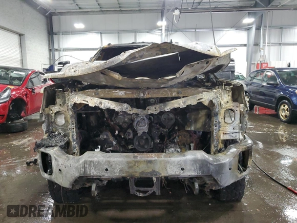 2020 GMC Sierra 3500HD AT4 z VIN 1GT49VEY9LF268615, wystawiony jako Copart lot #83497714 z przebiegiem Nie podano mil oraz Nie do naprawy. Historia ofert i sprzedaży dostępna na DreamBid. Obrazek 5.