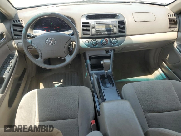 2005 Toyota Camry STD z VIN 4T1BE32K45U024498, wystawiony jako Copart lot #57498975 z przebiegiem 212 549 mil mil oraz Szkoda całkowita • Salvage title. Historia ofert i sprzedaży dostępna na DreamBid. Obrazek 8.