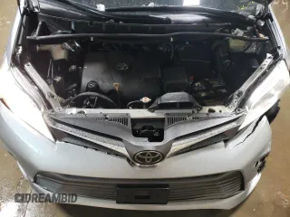 2018 Toyota Sienna XLE z VIN 5TDDZ3DC1JS197031, wystawiony jako Copart lot #44201715 z przebiegiem 180 475 mil mil oraz Szkoda całkowita • Salvage title. Historia ofert i sprzedaży dostępna na DreamBid. Obrazek 14.