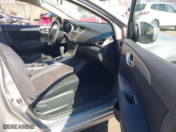 2014 Nissan Sentra SR with VIN 3N1AB7AP1EL686419, listed as a IAAI auction lot 41855324 with 88,326 mi miles. Bid and sale history available at carsss.com. Image 5.