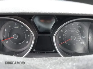 2015 Hyundai Elantra SE с VIN 5NPDH4AE7FH592021, выставлен на аукционе IAAI как лот 42251541 с пробегом Не указан миль и . История ставок и продаж доступна на DreamBid. Изображение 15.