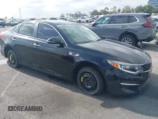 2018 Kia Optima S z VIN 5XXGT4L30JG267884, wystawiony jako IAAI lot #42244678 z przebiegiem 82 453 mil mil oraz . Historia ofert i sprzedaży dostępna na DreamBid. Obrazek 1.