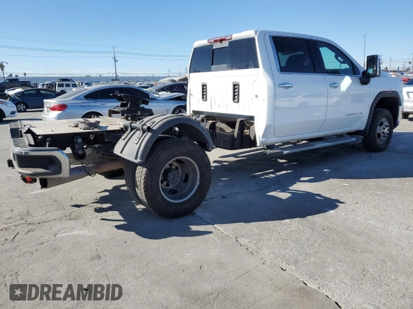 2023 GMC Sierra 3500HD SLT z VIN 1GT49UEY8PF154167, wystawiony jako Copart lot #84495904 z przebiegiem 43 395 mil mil oraz Czysty tytuł • Clean title. Historia ofert i sprzedaży dostępna na DreamBid. Obrazek 3.