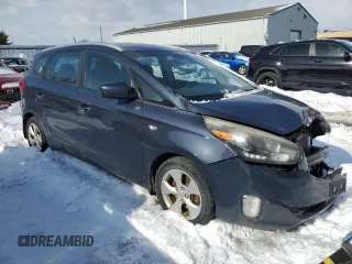 2014 Kia Rondo LX with VIN KNAHT8A33E7041297, listed as a Copart auction lot 42232715 with 230,841 mi miles and Clean Title. Bid and sale history available at carsss.com. Image 4.