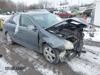 2009 Volkswagen Jetta SE with VIN 3VWRZ71K59M062345, listed as a IAAI auction lot 41384079 with 192,784 mi miles and . Bid and sale history available at DreamBid. Image 1.