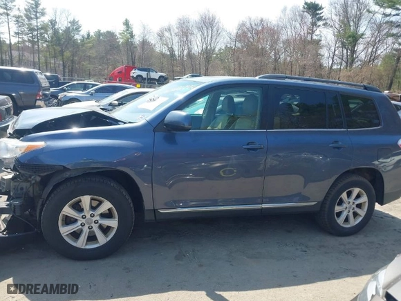 2012 Toyota Highlander with VIN 5TDBK3EH0CS130168, listed as a IAAI auction lot 42062786 with 144,215 mi miles. Bid and sale history available at carsss.com. Image 14.