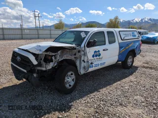 2017 Toyota Tacoma SR z VIN 5TFRX5GN8HX077591, wystawiony jako Copart lot #55273305 z przebiegiem Nie podano mil oraz Szkoda całkowita • Salvage title. Historia ofert i sprzedaży dostępna na DreamBid. Obrazek 1.