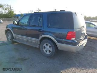 2005 Ford Expedition Eddie Bauer with VIN 1FMFU17505LA92105, listed as a IAAI auction lot 41963131 with 179,104 mi miles. Bid and sale history available at carsss.com. Image 3.