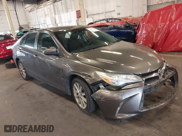 2015 Toyota Camry XLE with VIN 4T4BF1FK4FR474445, listed as a IAAI auction lot 40777928 with 222,913 mi miles. Bid and sale history available at carsss.com. Image 1.