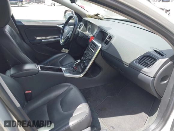 2015 Volvo V60 z VIN YV1612SB2F1188454, wystawiony jako IAAI lot #42176688 z przebiegiem 114 523 mil mil oraz . Historia ofert i sprzedaży dostępna na DreamBid. Obrazek 5.