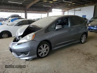 2011 Honda Fit Sport z VIN JHMGE8H63BC012215, wystawiony jako Copart lot #50272705 z przebiegiem 87 281 mil mil oraz Szkoda całkowita • Salvage title. Historia ofert i sprzedaży dostępna na DreamBid. Obrazek 1.