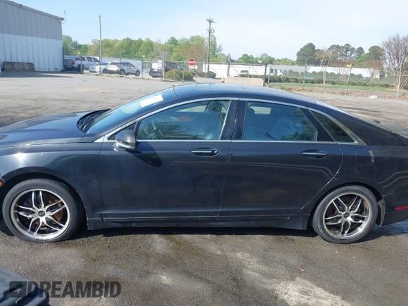 2015 Lincoln MKZ z VIN 3LN6L2G90FR602404, wystawiony jako IAAI lot #41946181 z przebiegiem 146 588 mil mil oraz . Historia ofert i sprzedaży dostępna na DreamBid. Obrazek 14.
