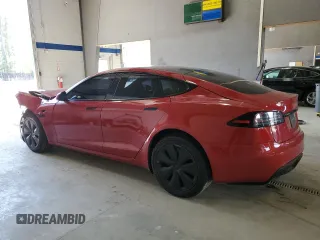 2022 Tesla Model S z VIN 5YJSA1E53NF486764, wystawiony jako Copart lot #52705885 z przebiegiem 73 637 mil mil oraz Szkoda całkowita • Salvage title. Historia ofert i sprzedaży dostępna na DreamBid. Obrazek 2.