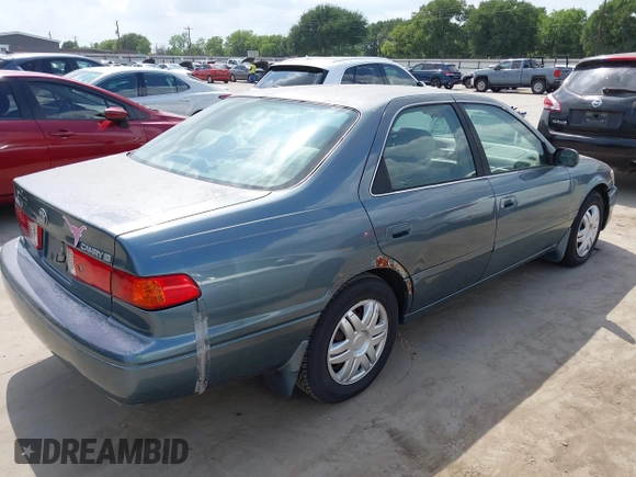 2001 Toyota Camry CE z VIN JT2BG22K310536515, wystawiony jako IAAI lot #42409847 z przebiegiem 205 978 mil mil oraz . Historia ofert i sprzedaży dostępna na DreamBid. Obrazek 4.