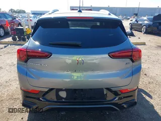 2024 Buick Encore GX Sport Touring z VIN KL4AMDSL5RB016374, wystawiony jako IAAI lot #41149918 z przebiegiem 15 512 mil mil oraz . Historia ofert i sprzedaży dostępna na DreamBid. Obrazek 17.