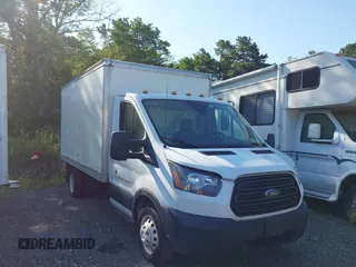 2019 Ford Transit z VIN 1FDBF8ZM9KKA83958, wystawiony jako IAAI lot #42621460 z przebiegiem 134 704 mil mil oraz . Historia ofert i sprzedaży dostępna na DreamBid. Obrazek 1.