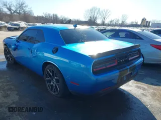 2019 Dodge Challenger R/T Scat Pack Widebody z VIN 2C3CDZFJ0KH552252, wystawiony jako IAAI lot #41662399 z przebiegiem 63 337 mil mil oraz . Historia ofert i sprzedaży dostępna na DreamBid. Obrazek 3.