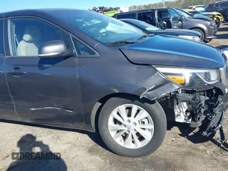 2018 Kia Sedona LX with VIN KNDMB5C18J6363478, listed as a IAAI auction lot 41687688 with 119,700 mi miles. Bid and sale history available at carsss.com. Image 6.