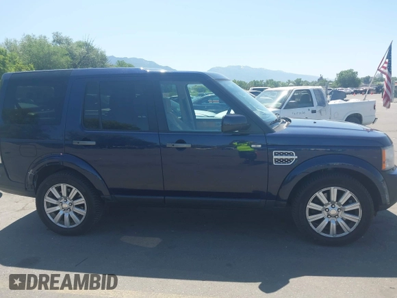 2013 Land Rover LR4 HSE z VIN SALAG2D47DA698706, wystawiony jako IAAI lot #42540198 z przebiegiem 143 584 mil mil oraz . Historia ofert i sprzedaży dostępna na DreamBid. Obrazek 13.