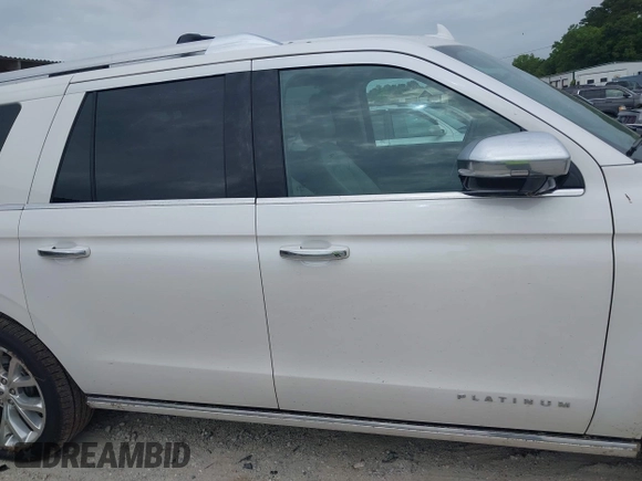 2019 Ford Expedition Max Platinum z VIN 1FMJK1MT1KEA00308, wystawiony jako IAAI lot #42299341 z przebiegiem 114 994 mil mil oraz . Historia ofert i sprzedaży dostępna na DreamBid. Obrazek 13.