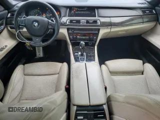 2015 BMW 7 Series 750i z VIN WBAYA8C51FG197764, wystawiony jako Copart lot #67095554 z przebiegiem 167 458 mil mil oraz Szkoda całkowita • Salvage title. Historia ofert i sprzedaży dostępna na DreamBid. Obrazek 8.