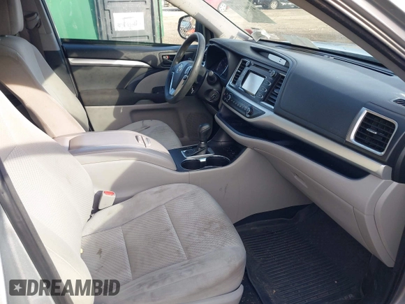 2018 Toyota Highlander LE with VIN 5TDBZRFH7JS839416, listed as a IAAI auction lot 41903167 with 97,420 mi miles and . Bid and sale history available at DreamBid. Image 5.