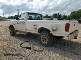 1997 Ford F-250 z VIN 3FTHF26H5VMA18931, wystawiony jako Copart lot #57015965 z przebiegiem 244 027 mil mil oraz Czysty tytuł • Clean title. Historia ofert i sprzedaży dostępna na DreamBid. Obrazek 2.