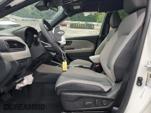 2025 Subaru Forester Premium z VIN JF2SLDDC1SH431173, wystawiony jako Copart lot #62008085 z przebiegiem 574 mil mil oraz Szkoda całkowita • Salvage title. Historia ofert i sprzedaży dostępna na DreamBid. Obrazek 7.