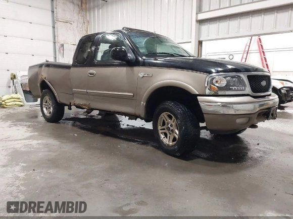 2003 Ford F-150 XL z VIN 1FTRX18L73NA93596, wystawiony jako IAAI lot #42069903 z przebiegiem 283 361 mil mil oraz . Historia ofert i sprzedaży dostępna na DreamBid. Obrazek 2.