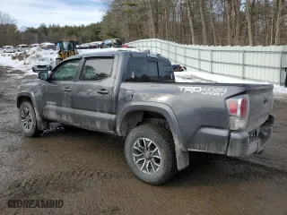 2023 Toyota Tacoma 4WD SR with VIN 3TYCZ5AN2PT156093, listed as a Copart auction lot 45577245 with 33,687 mi miles and Salvage Title. Bid and sale history available at carsss.com. Image 2.