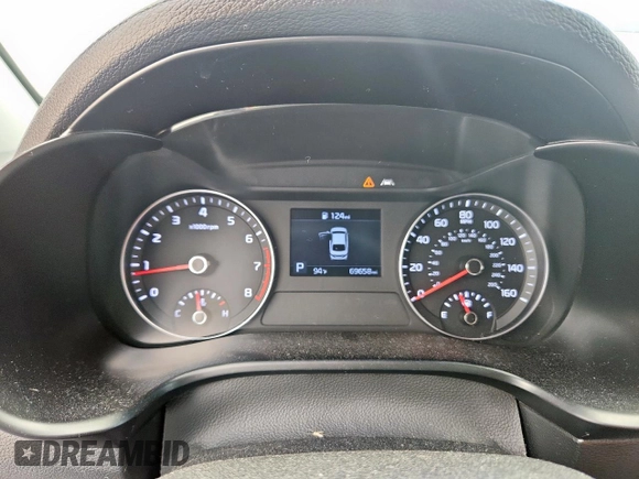 2019 Kia Forte LXS with VIN 3KPF24AD6KE081299, listed as a Copart auction lot 61627335 with 69,658 mi miles and Salvage title. Bid and sale history available at DreamBid. Image 9.