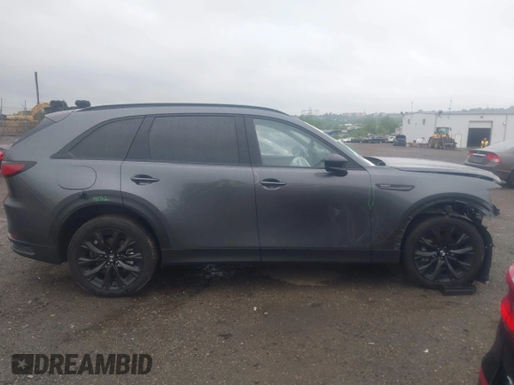 2025 Mazda CX-90 Premium Sport с VIN JM3KKCHA6S1196886, выставлен на аукционе IAAI как лот 42214967 с пробегом 23 577 миль миль и . История ставок и продаж доступна на DreamBid. Изображение 14.