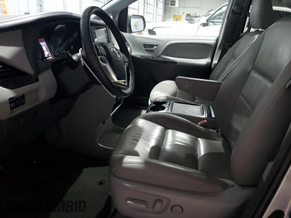 2018 Toyota Sienna XLE with VIN 5TDDZ3DC6JS193492, listed as a Copart auction lot 86548854 with 82,762 mi miles and Salvage Title. Bid and sale history available at carsss.com. Image 7.