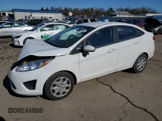 2012 Ford Fiesta S z VIN 3FADP4AJ3CM219926, wystawiony jako Copart lot #45347495 z przebiegiem 133 676 mil mil oraz Szkoda całkowita • Salvage title. Historia ofert i sprzedaży dostępna na DreamBid. Obrazek 1.