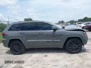 2019 Jeep Grand Cherokee Upland with VIN 1C4RJFAG9KC674720, listed as a IAAI auction lot 40002864 with Not Provided miles and . Bid and sale history available at DreamBid. Image 13.
