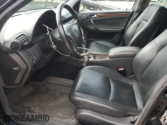 2002 Mercedes-Benz C 230/260/280/320 with VIN WDBRF64J42E003970, listed as a Copart auction lot 59909815 with 190,502 mi miles and Clean title. Bid and sale history available at DreamBid. Image 7.