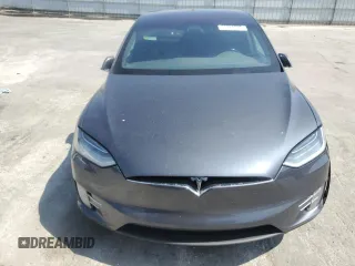 2016 Tesla Model X 70D z VIN 5YJXCBE20GF022698, wystawiony jako Copart lot #55328535 z przebiegiem Nie podano mil oraz Szkody całkowita. Historia ofert i sprzedaży dostępna na DreamBid. Obrazek 5.