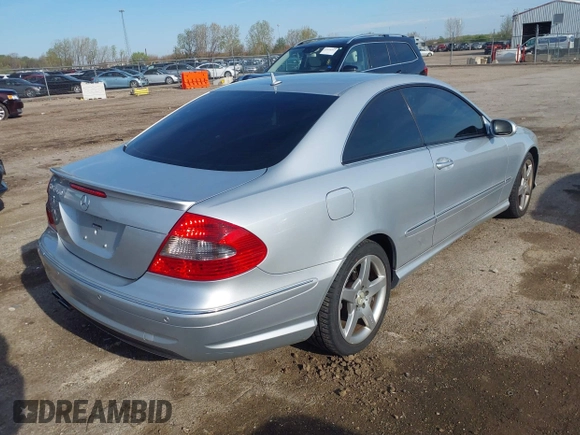 2007 Mercedes-Benz CLK-Class 5.5L with VIN WDBTJ72H97F209555, listed as a IAAI auction lot 42081006 with 137,436 mi miles. Bid and sale history available at carsss.com. Image 4.
