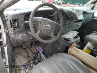 2008 Chevrolet Express Cargo z VIN 1GCFG15X581215851, wystawiony jako Copart lot #55747555 z przebiegiem Nie podano mil oraz Szkoda całkowita • Salvage title. Historia ofert i sprzedaży dostępna na DreamBid. Obrazek 8.