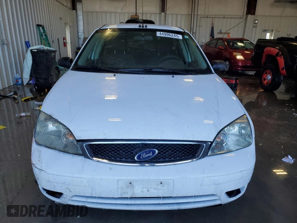 2007 Ford Focus S with VIN 1FAFP37N47W306334, listed as a Copart auction lot 44996245 with 190,371 mi miles and Non Repairable. Bid and sale history available at carsss.com. Image 5.