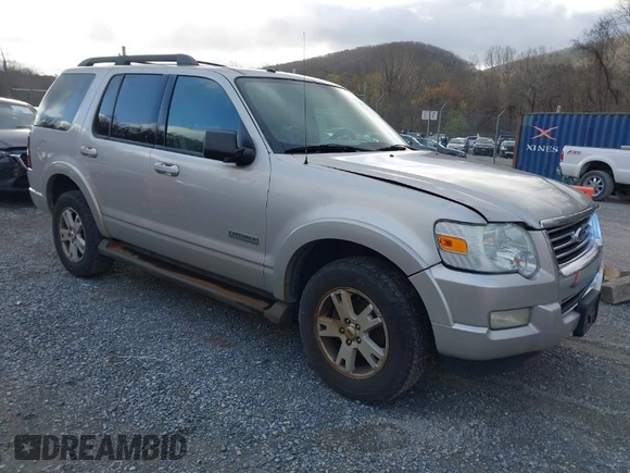 2007 Ford Explorer XLT with VIN 1FMEU73E97UB44364, listed as a IAAI auction lot 41939059 with 193,812 mi miles. Bid and sale history available at carsss.com. Image 1.