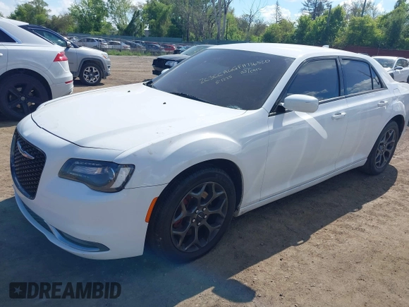 2015 Chrysler 300 S z VIN 2C3CCAGG6FH736320, wystawiony jako IAAI lot #42270198 z przebiegiem 131 549 mil mil oraz . Historia ofert i sprzedaży dostępna na DreamBid. Obrazek 2.