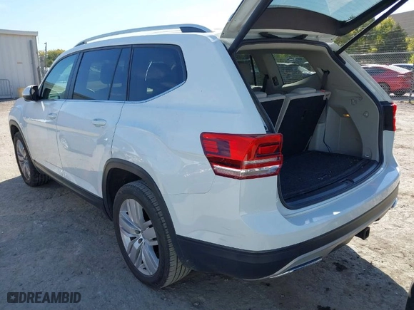 2019 Volkswagen Atlas 3.6L V6 SE w/Technology with VIN 1V2WR2CA1KC545124, listed as a IAAI auction lot 40659820 with 92,185 mi miles. Bid and sale history available at carsss.com. Image 3.